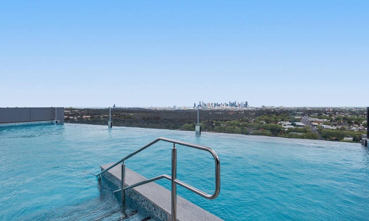 Alphington Apartment | Generous 2-Bed Apartment with Great Amenities