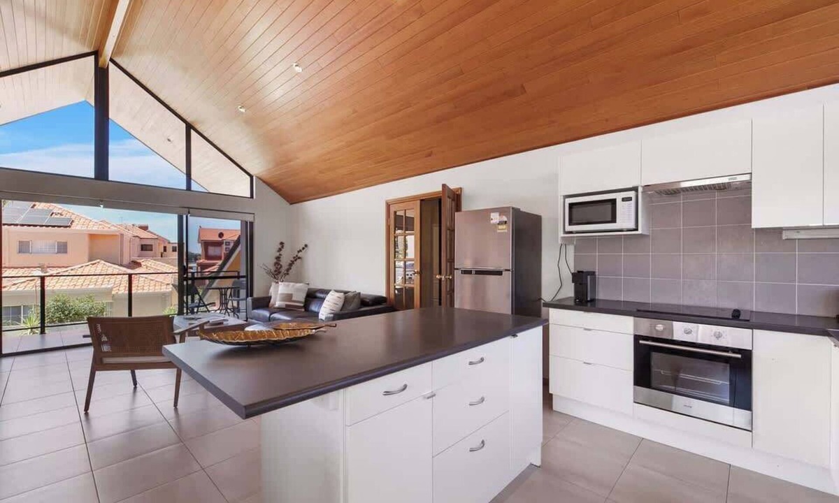 Applecross Apartment | Generous Riverside Living*3BR Swan River*Heathcote Park*