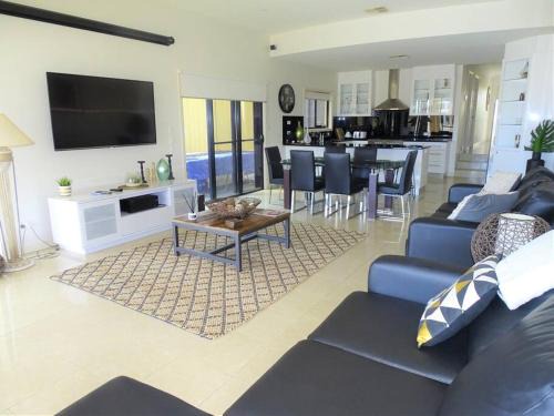 Wallaroo House | Gilmore Getaway