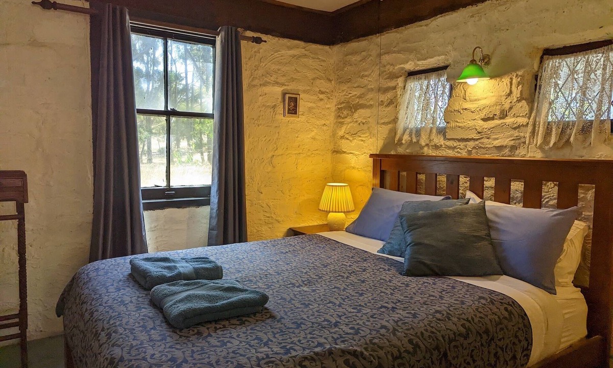 Clare Bed & Breakfast | Glen Morris, Wuthering Heights ~ Dog friendly