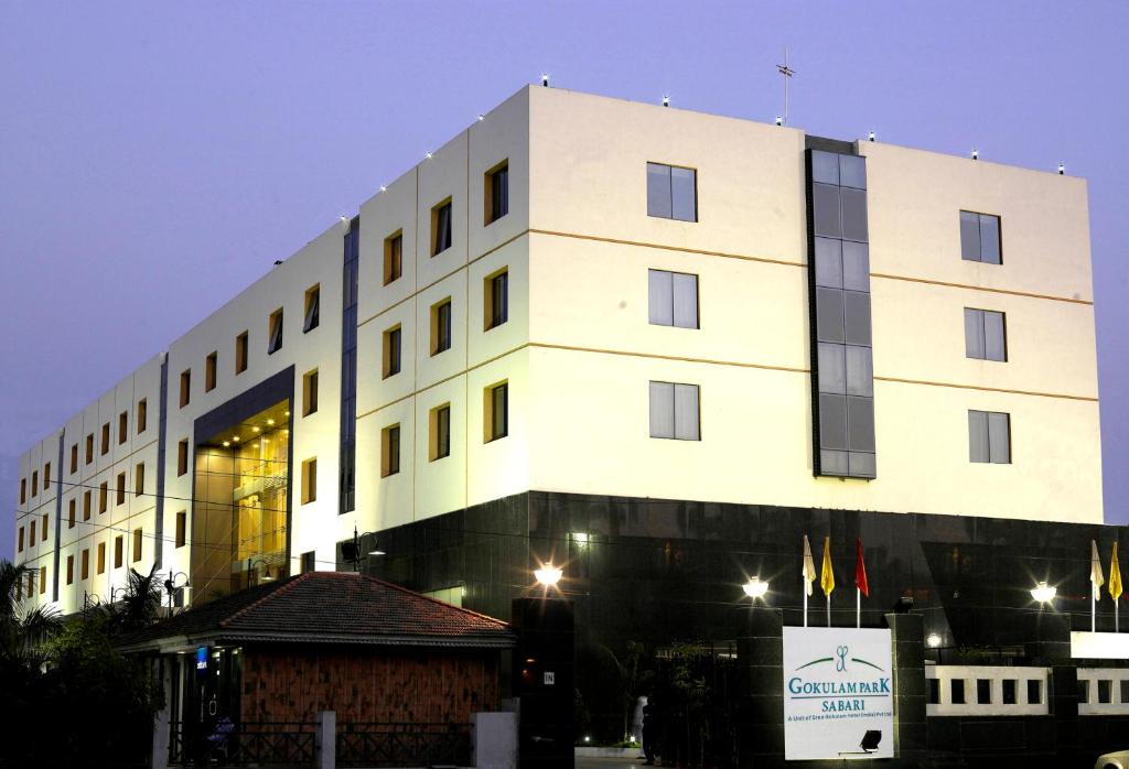 Navalur Hotel | Gokulam Park Sabari-Siruseri SIPCOT