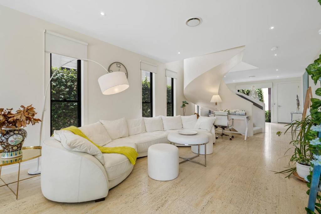 Benowa Apartment | Gold Coast Golf Course Villa