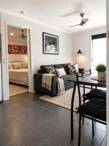 Rosebud House | Golfside Getaway by Ready Set Stay