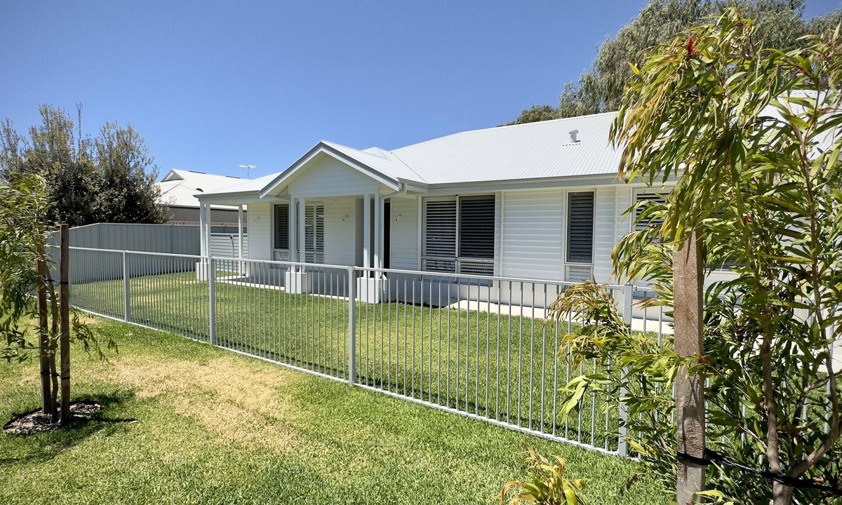 West Busselton House | GRACE - Timeless Style in Central Location