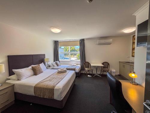 Parkes Hotel | Gracelands Parkes