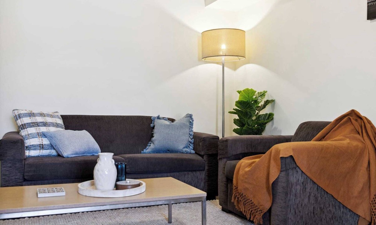Northbridge Apartment | Great Value| 1 Bedroom Apartment| Onsite Parking| Northbridge
