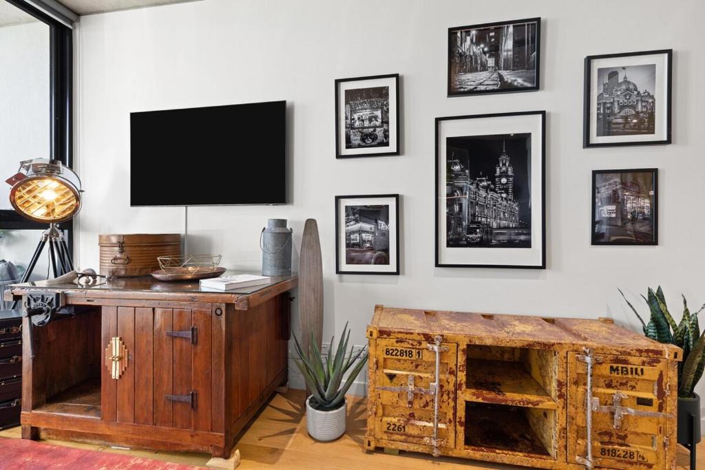 Prahran Apartment | Greville St Gem Modern Industrial
