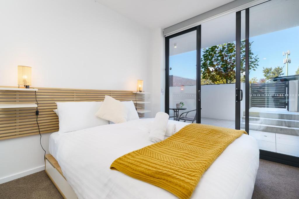Griffith Apartment | Griffith Apartment - Prime Location, Courtyard, Gym