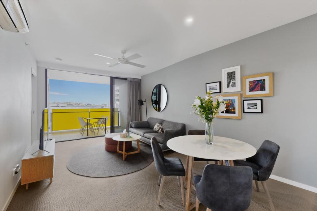 Hamilton Apartment | Hamilton Portside Luxe Level 5