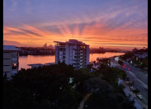 Hamilton Apartment | Hamilton Riverview Apt with Balcony & Pool
