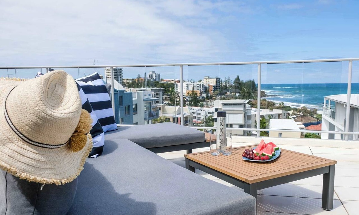Kings Beach Apartment | Hamptons Style Penthouse at Kings Beach