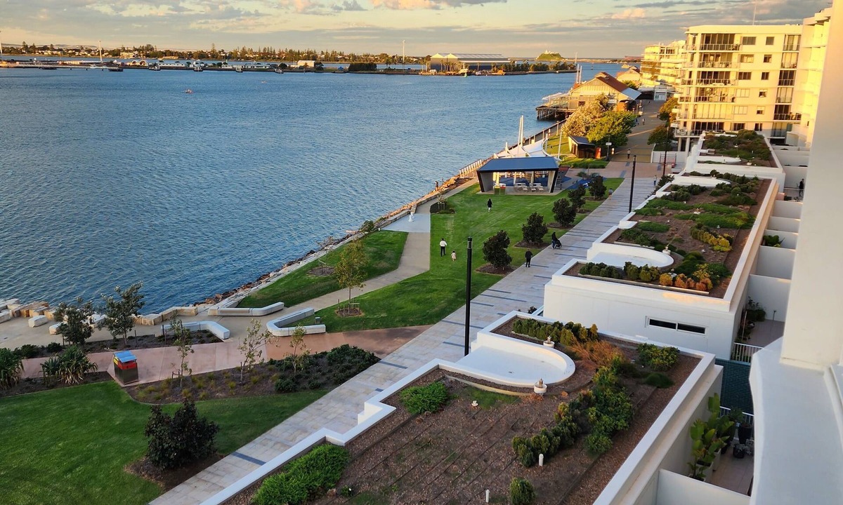 Wickham Apartment | Harbour Haven - Honeysuckle Newcastle