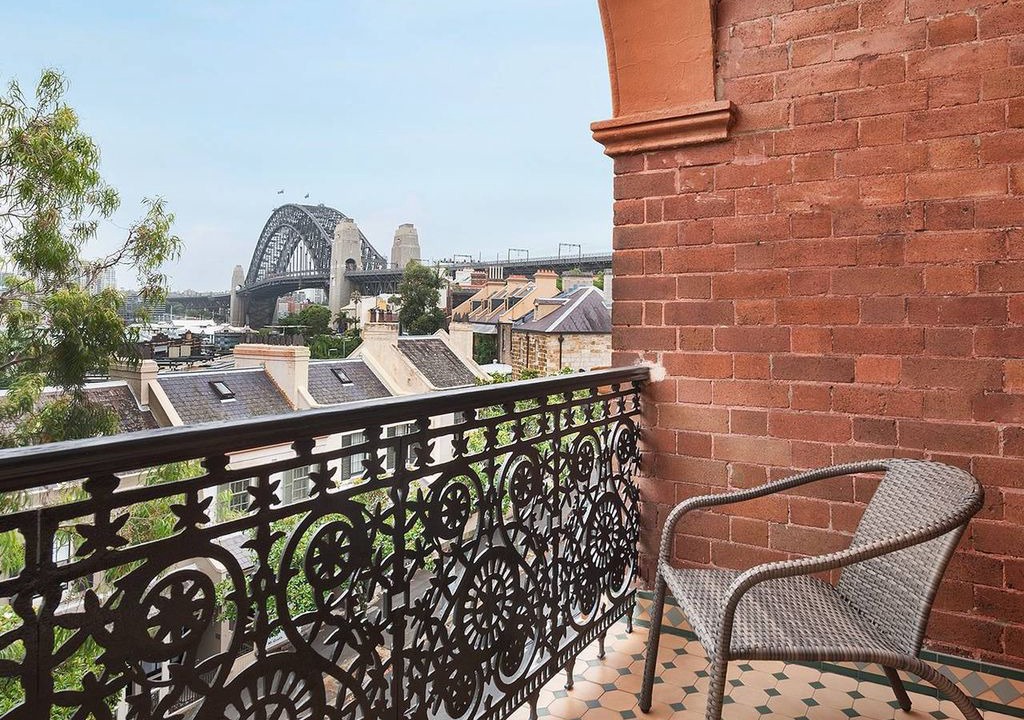 Millers Point Apartment | Harbour View on Windmill St, Apt. 4