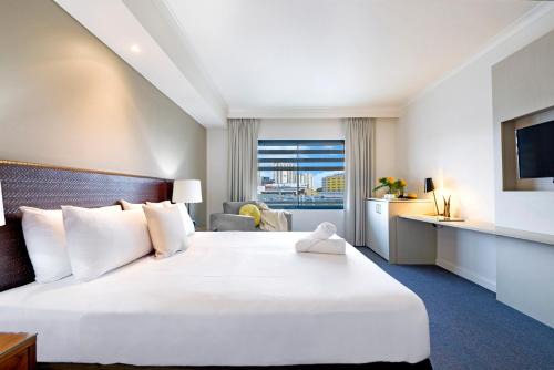 Darwin City Centre Apartment | Harbourfront Haven - King Studio with Tropical Pool