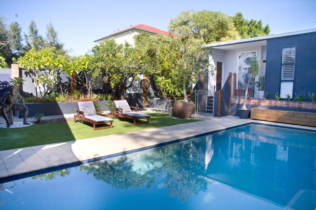 Highgate Apartment | Haven on the Park