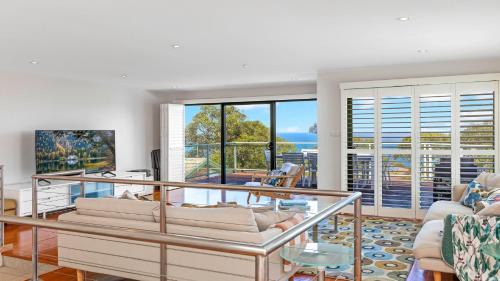 Killcare Heights House | 'Headlands at Killcare' by HolidayCo