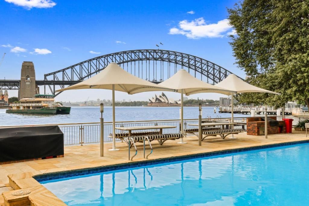McMahons Point Apartment | HENRY12 Self- Catering