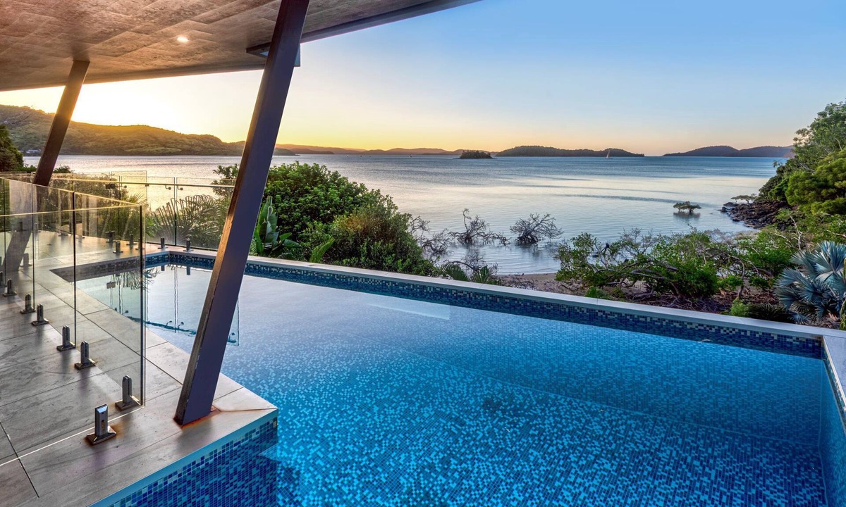Hamilton Island Apartment | Hidden Cove 2 - 4 Bedroom, 4 Bathrooms, Waterfront with Private Pool and buggy