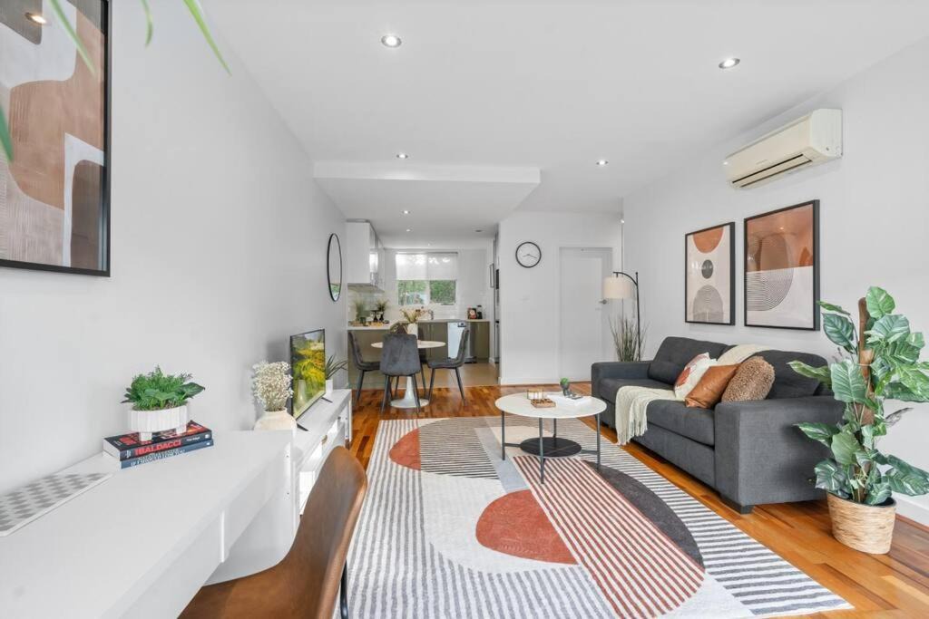 Caulfield North Apartment | Hidden Gem at Caulfield Park