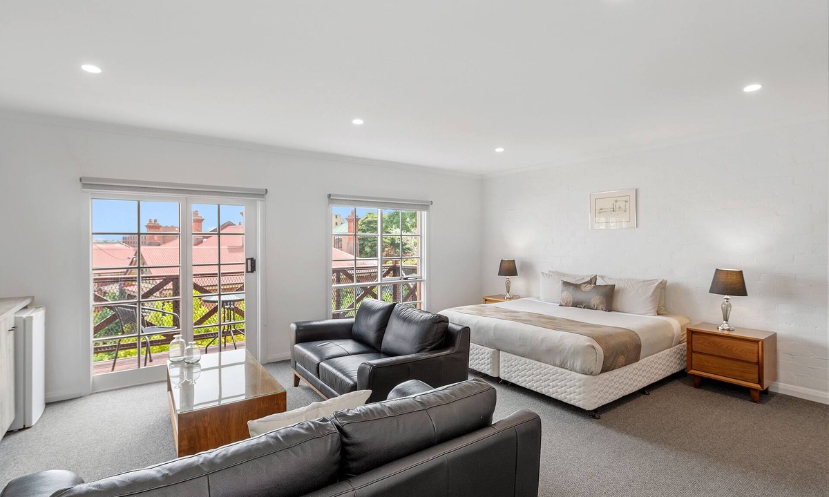 Launceston CBD Hotel | Hideaway on George