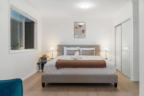 Macgregor House | High Value 4Beds with Workspace Near Mall and Highway