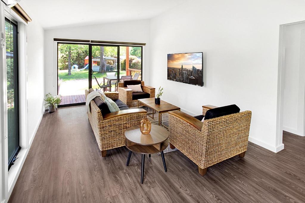 Bright House | Highland Valley Cottage 2