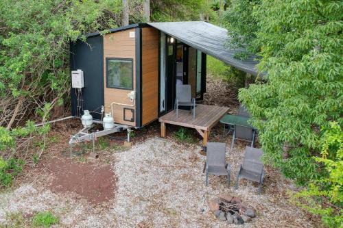 Perwillowen House | Hill Creek Tiny House 5 by Tiny Away