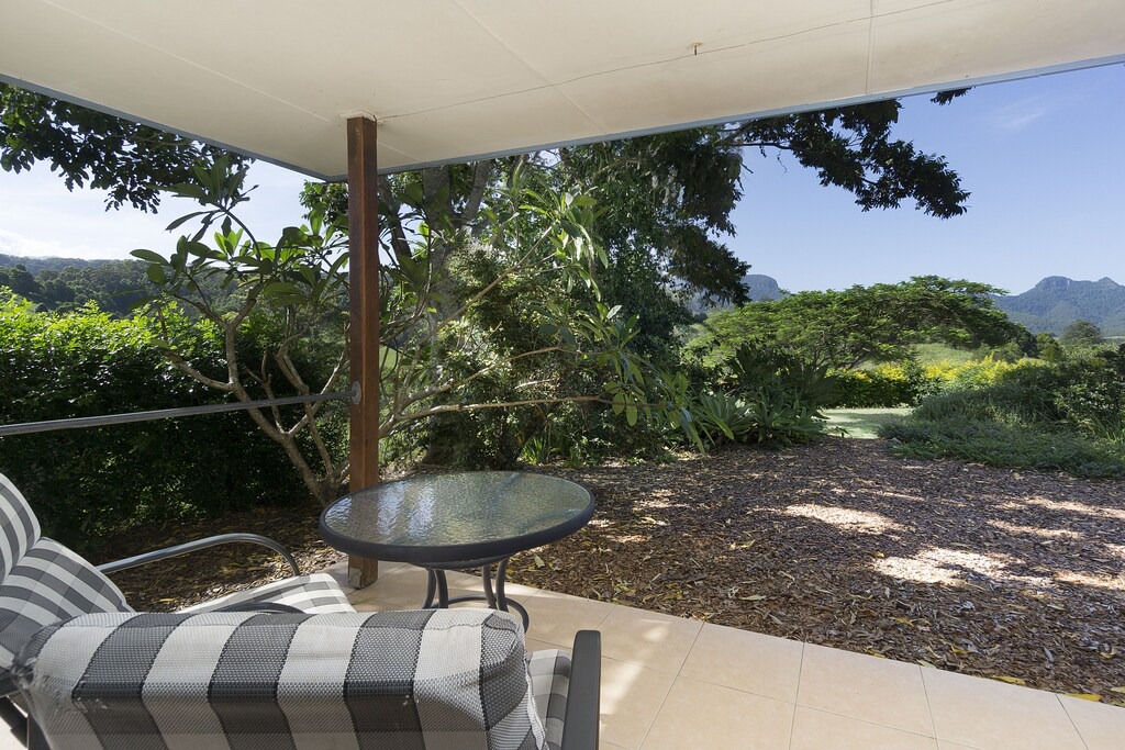 Upper Crystal Creek Cottage | Hillcrest Mountain View Retreat