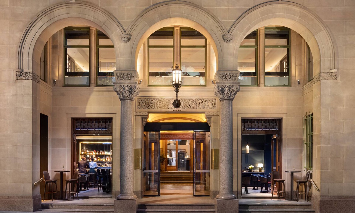 Melbourne Central Business District Hotel | Hilton Melbourne Little Queen Street