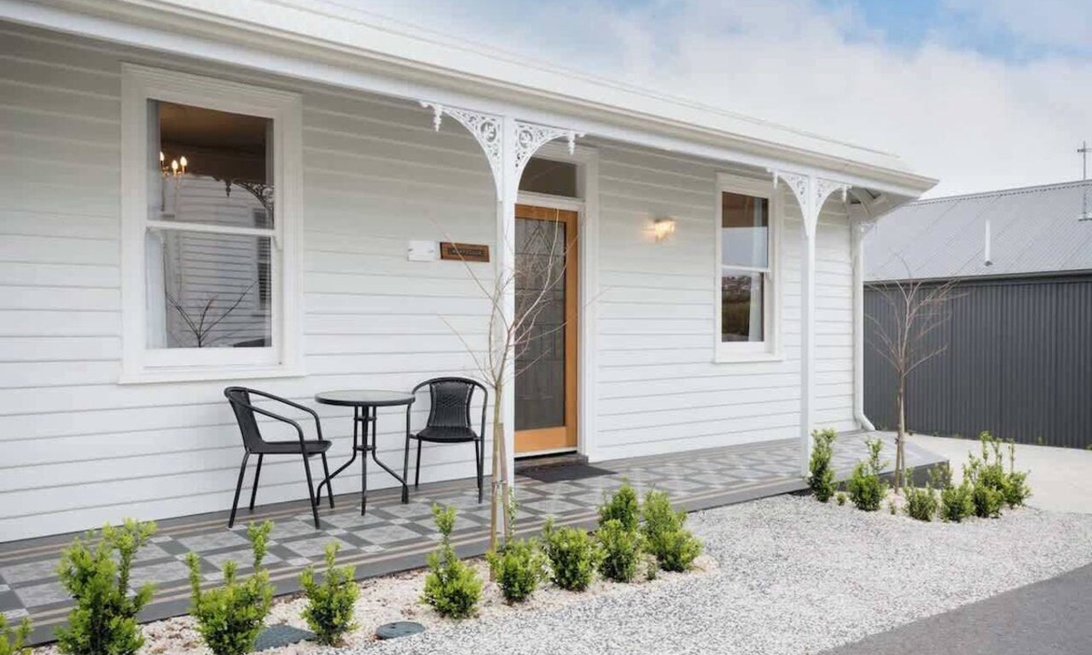 Launceston CBD House | History Meets Luxury - Meet Wahroonga!