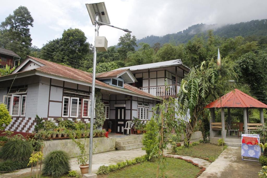 Geyzing House | Hitaishi Homestay - Bermiok