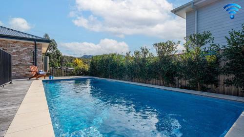 Berry House | Holiday Crescent