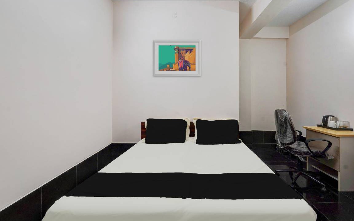 Perungudi Hotel | Hotel ∙ 2 guests