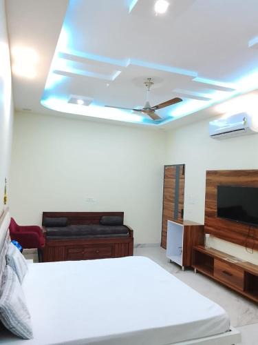 Kharar Hotel | Hotel Amrindra