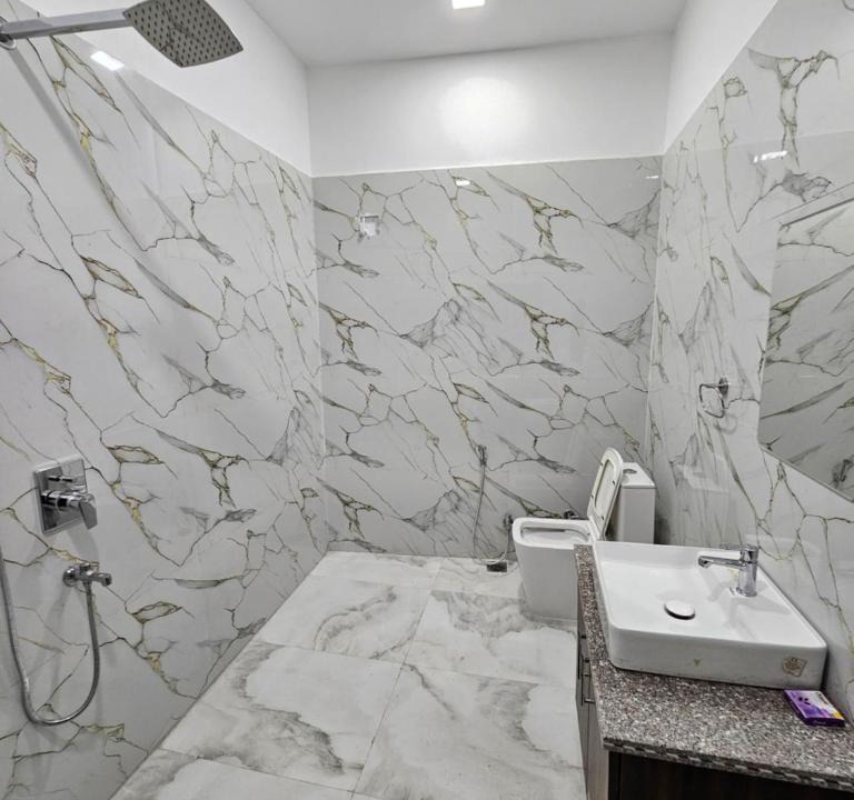 Aonla Hotel | Hotel B Anand
