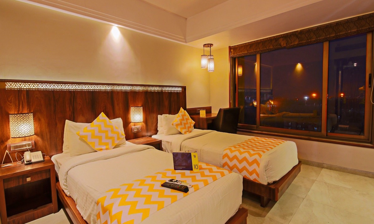 Dhobitalao Hotel | Hotel Crawford Inn