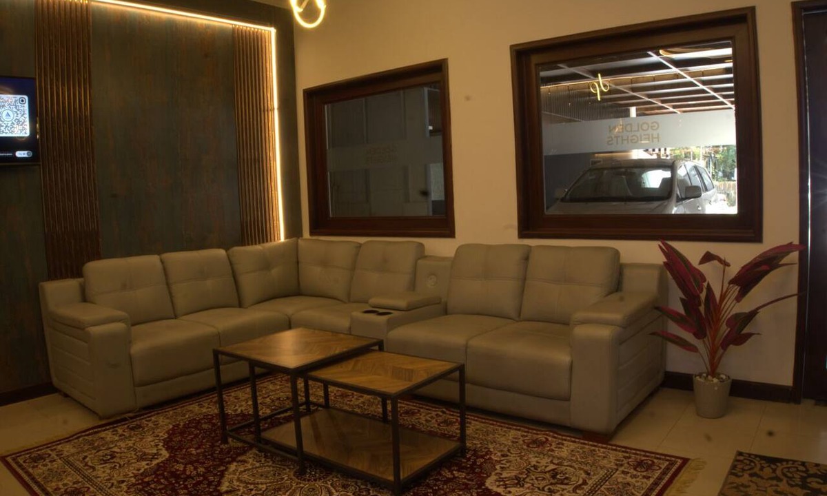Shenoys Hotel | Hotel Golden Heights Ernakulam