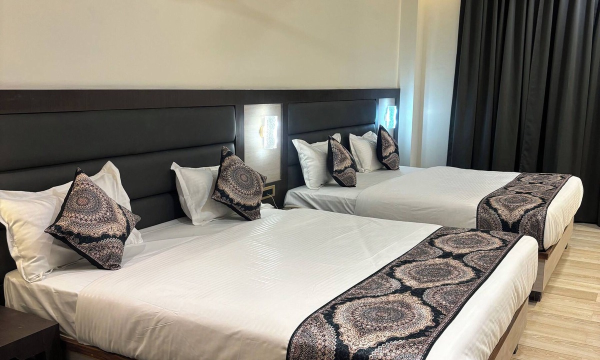 Faizabad Hotel | Hotel Gurudev Kunj