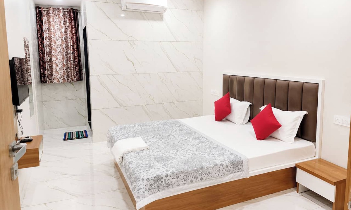 GIDC Hotel | Hotel Janata In Gujarat