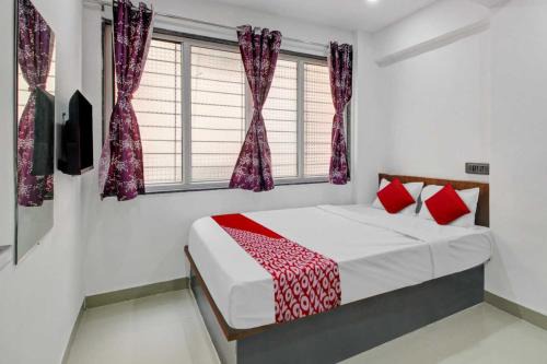 Alandi Hotel | Hotel O Alandi Markal Crossway Formerly Shetkari Mala Lodging