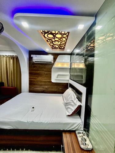 Rajarhat House | Hotel Royal Stay