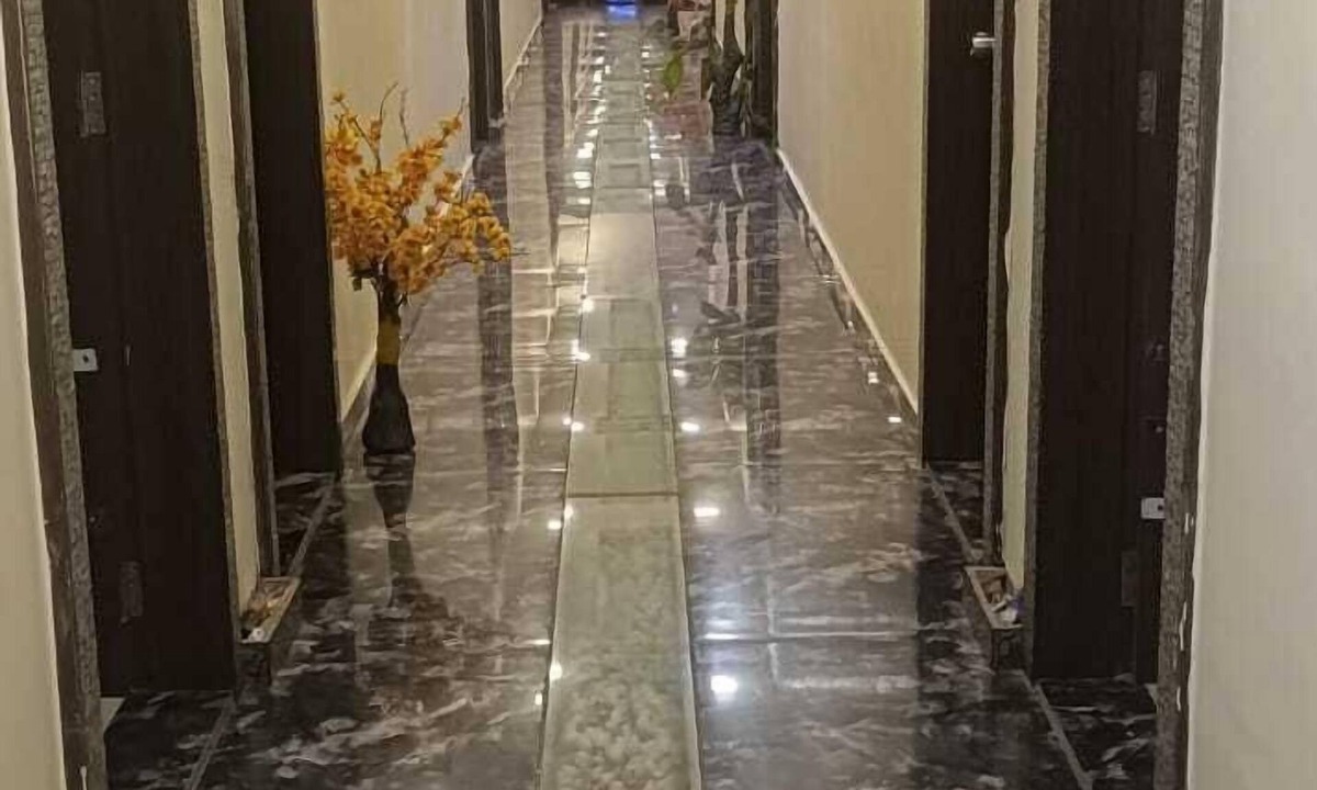 Vadodara Hotel | HOTEL SHIV RESIDENCY