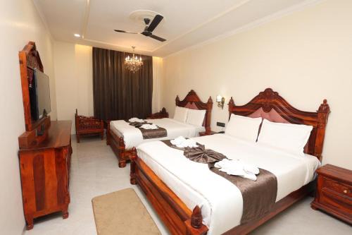 Vrindavan Hotel | Hotel Shringar Mahal Vrindavan