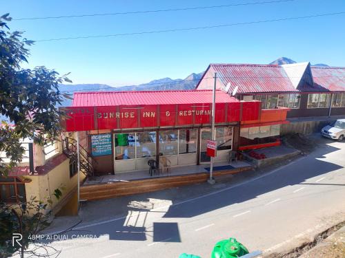 Sakalana Range Hotel | Hotel Sunrise Inn & Restaurant, Kanatal