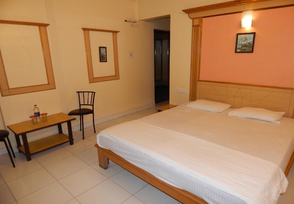 Central Pune Hotel | Hotel Suraj Classic
