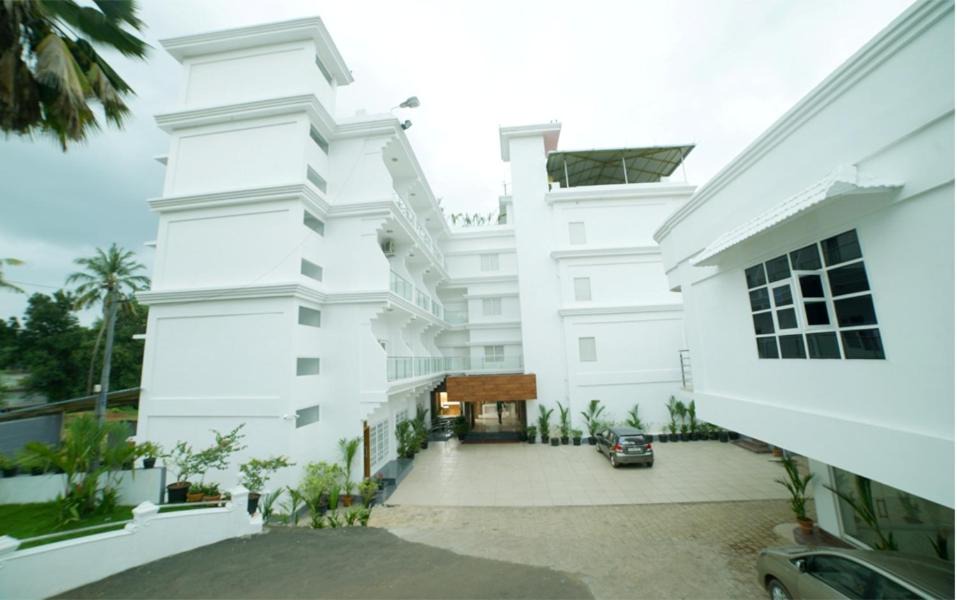 Thalassery Hotel | HOTEL SURYA