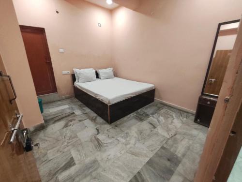 Kolkata House | Hotel The Sunshine