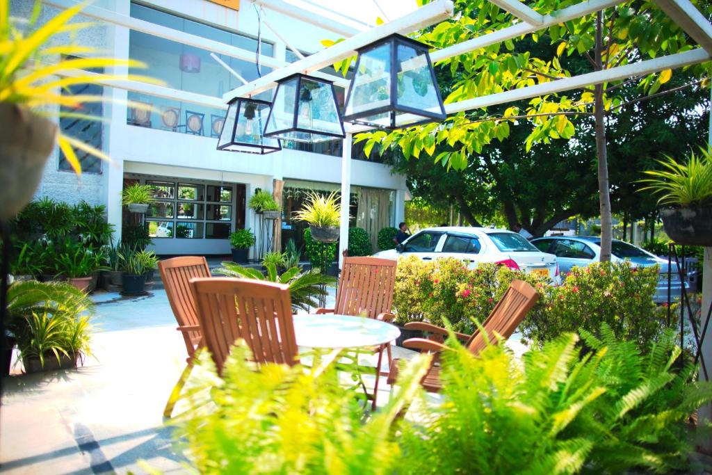Sriperumbudur Hotel | Hotel Villa Highnest - Oragadam -Sriperumbudur