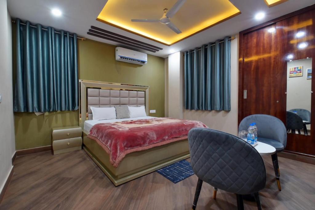 Patna Hotel | Hotel Violett Doors