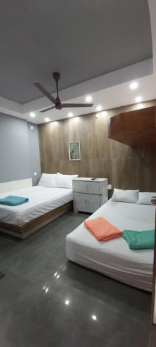 Urapakkam Hotel | HYTON GRAND